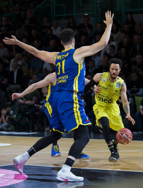 从承诺到背 从承诺到背