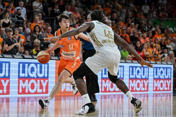 制住对方的 制住对方的